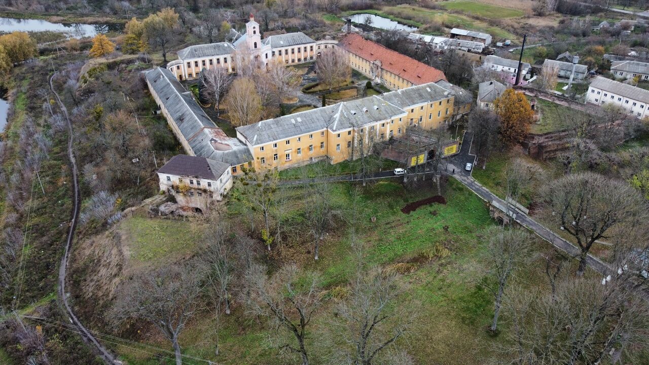 top image