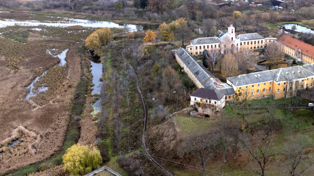 top image