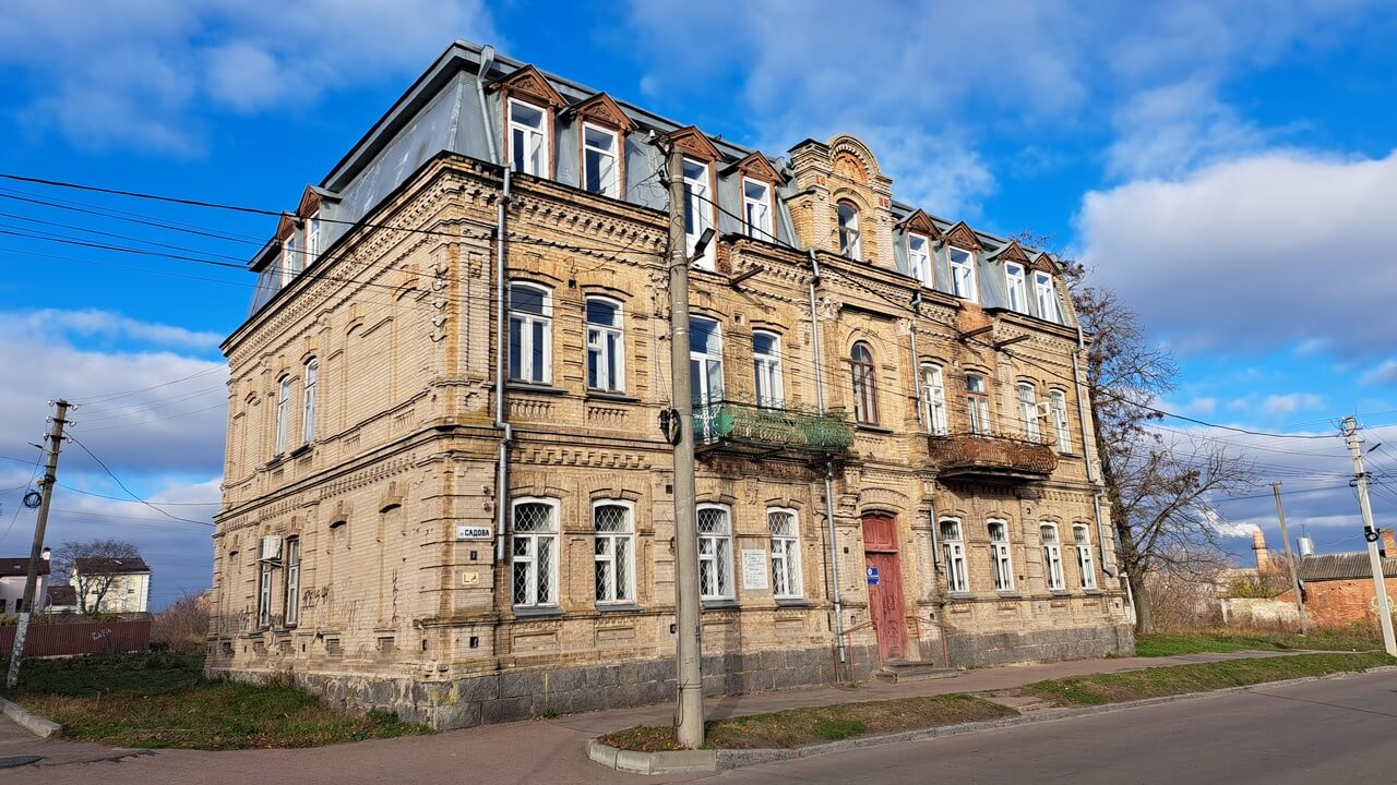 top image