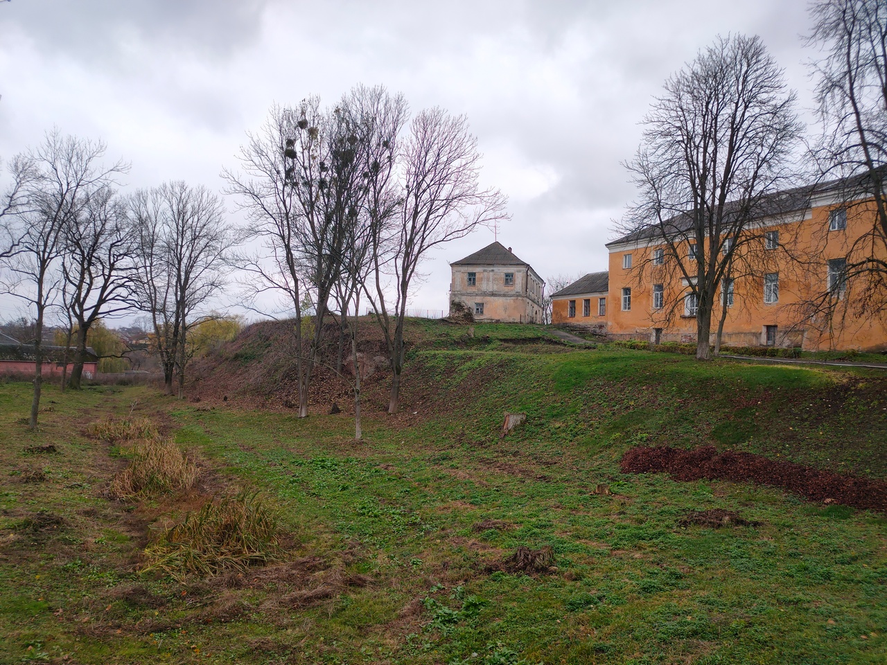 2-5-gallery-castle-moat_9.jpg